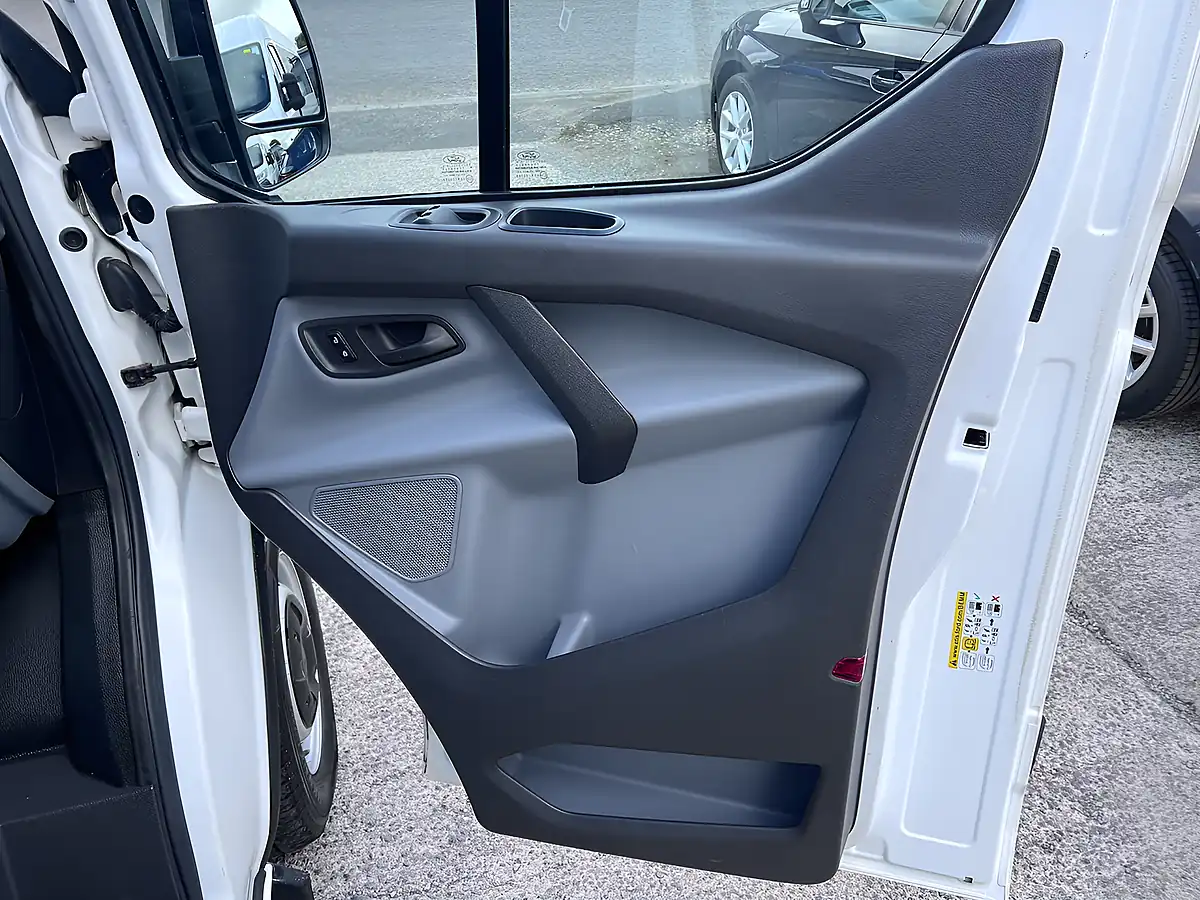 Used 2018 Ford Transit Custom 310 L1H1 Frozen White - Interior and Exterior details 14