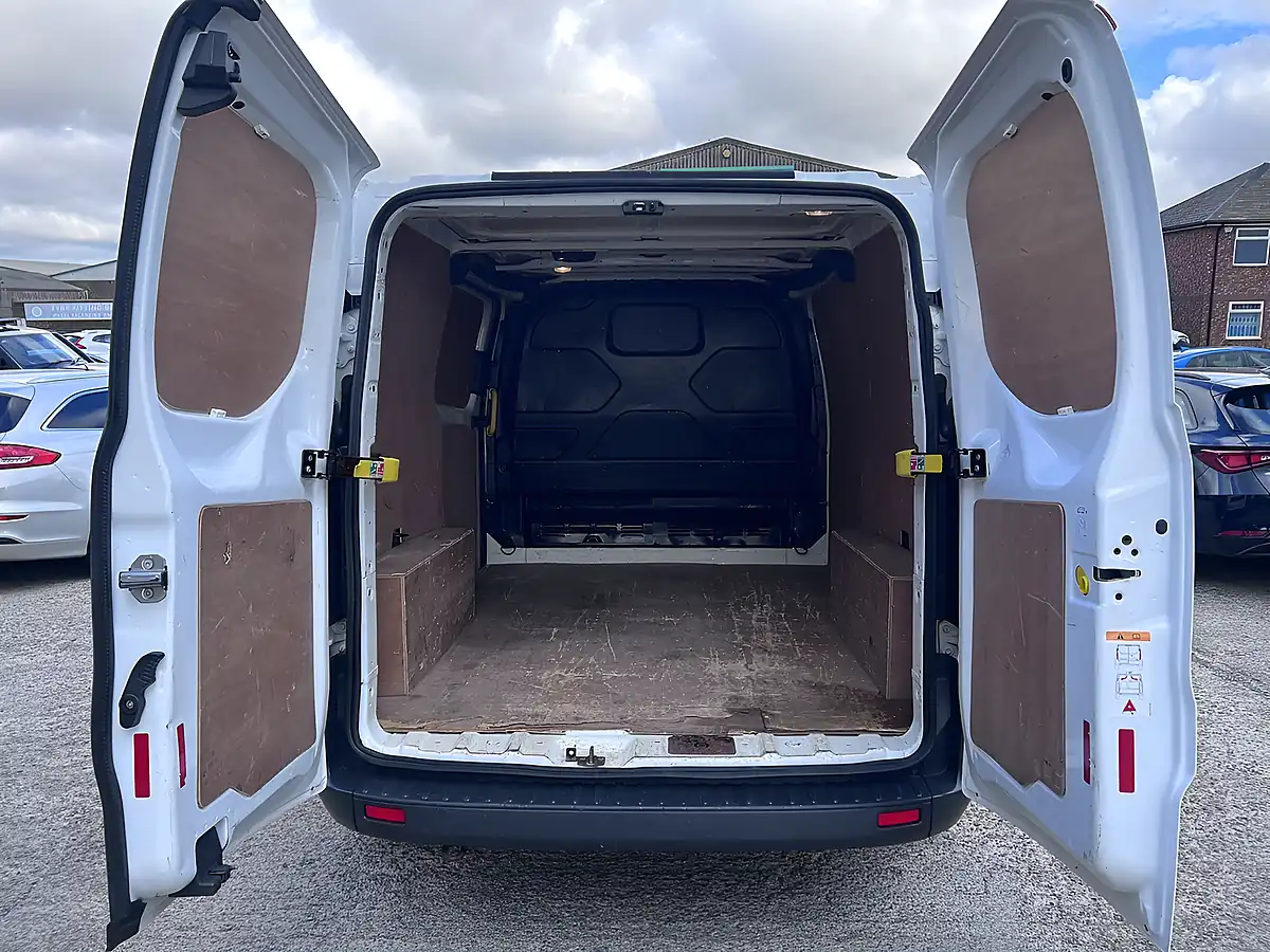 Used 2018 Ford Transit Custom 310 L1H1 Frozen White - Interior and Exterior details 16