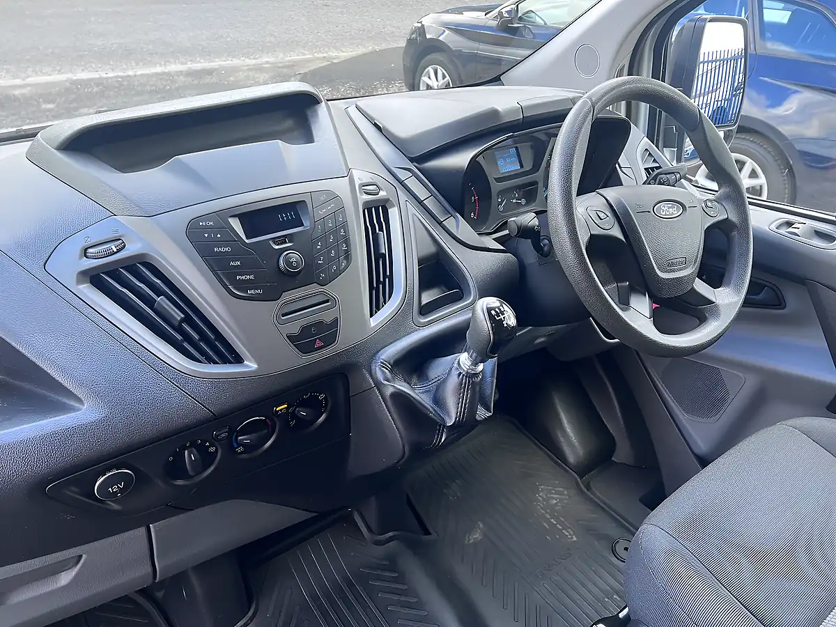Used 2018 Ford Transit Custom 310 L1H1 Frozen White - Interior and Exterior details 3