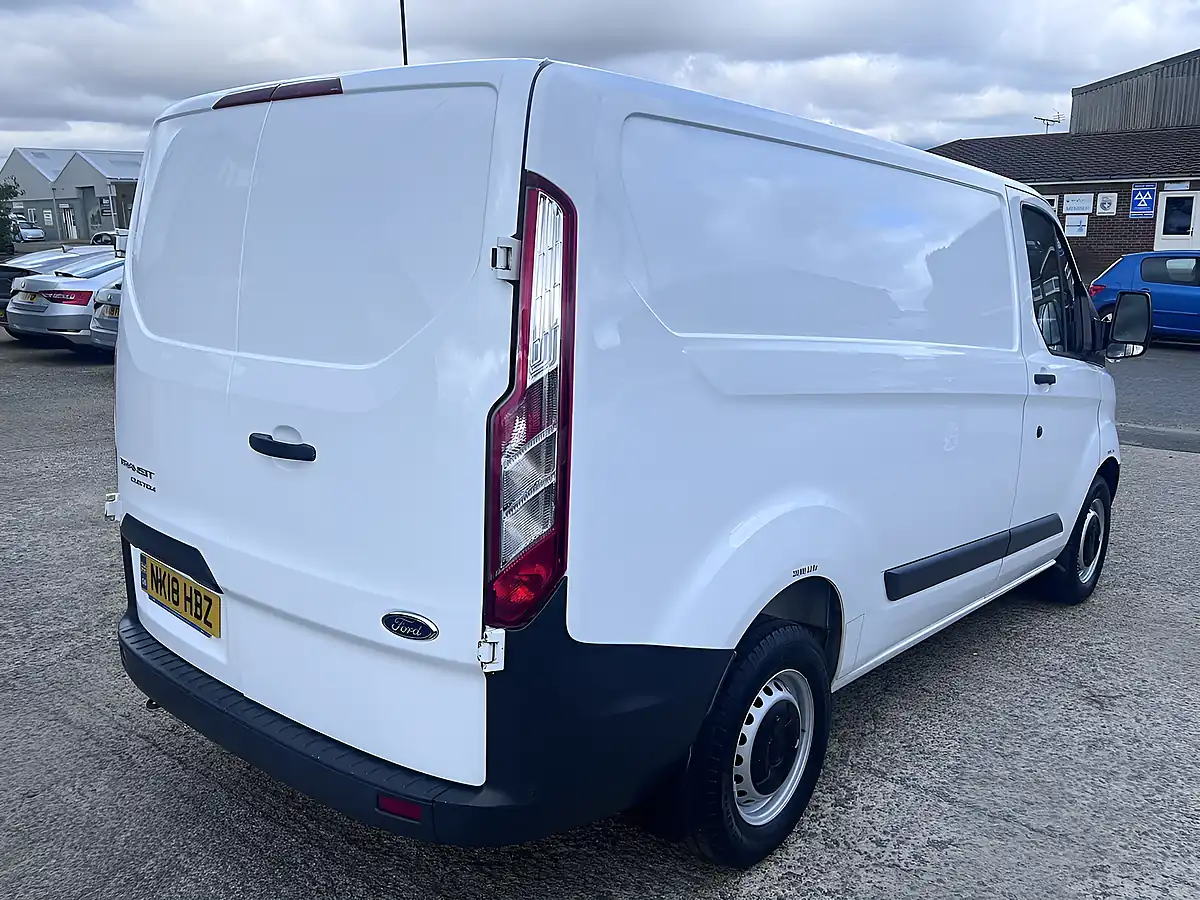 Used 2018 Ford Transit Custom 310 L1H1 Frozen White - Interior and Exterior details 6