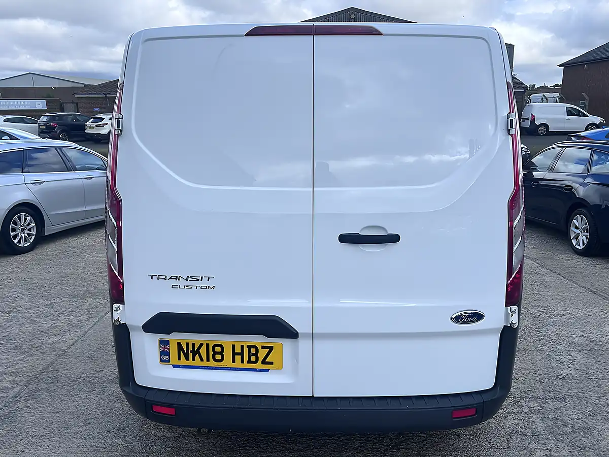 Used 2018 Ford Transit Custom 310 L1H1 Frozen White - Interior and Exterior details 7