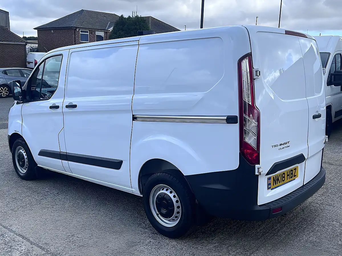 Used 2018 Ford Transit Custom 310 L1H1 Frozen White - Interior and Exterior details 8