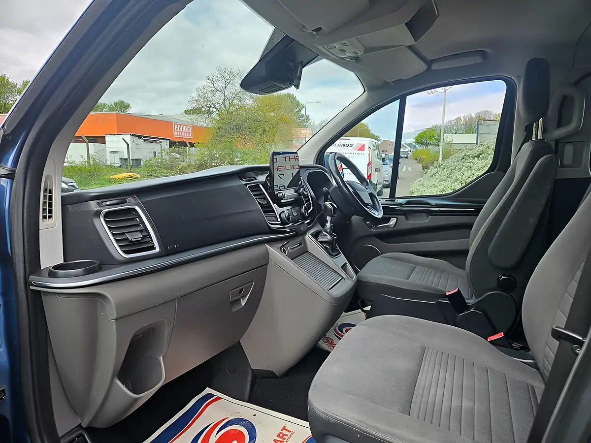 Used 2018 Ford Transit Custom 310 Tourneo Minibus Blue - Interior and Exterior details 12