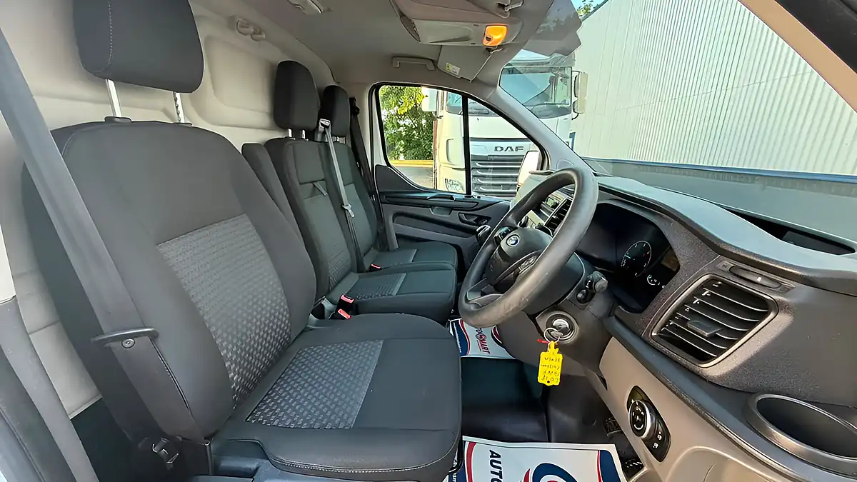 Used 2018 Ford Transit Custom 320 L1 H1 Twin Door White - Interior and Exterior details 15