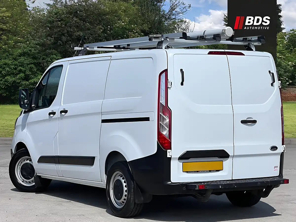 Used 2018 Ford Transit Custom 320 L1 H1 Twin Sliding Side Doors White - Interior and Exterior details 11