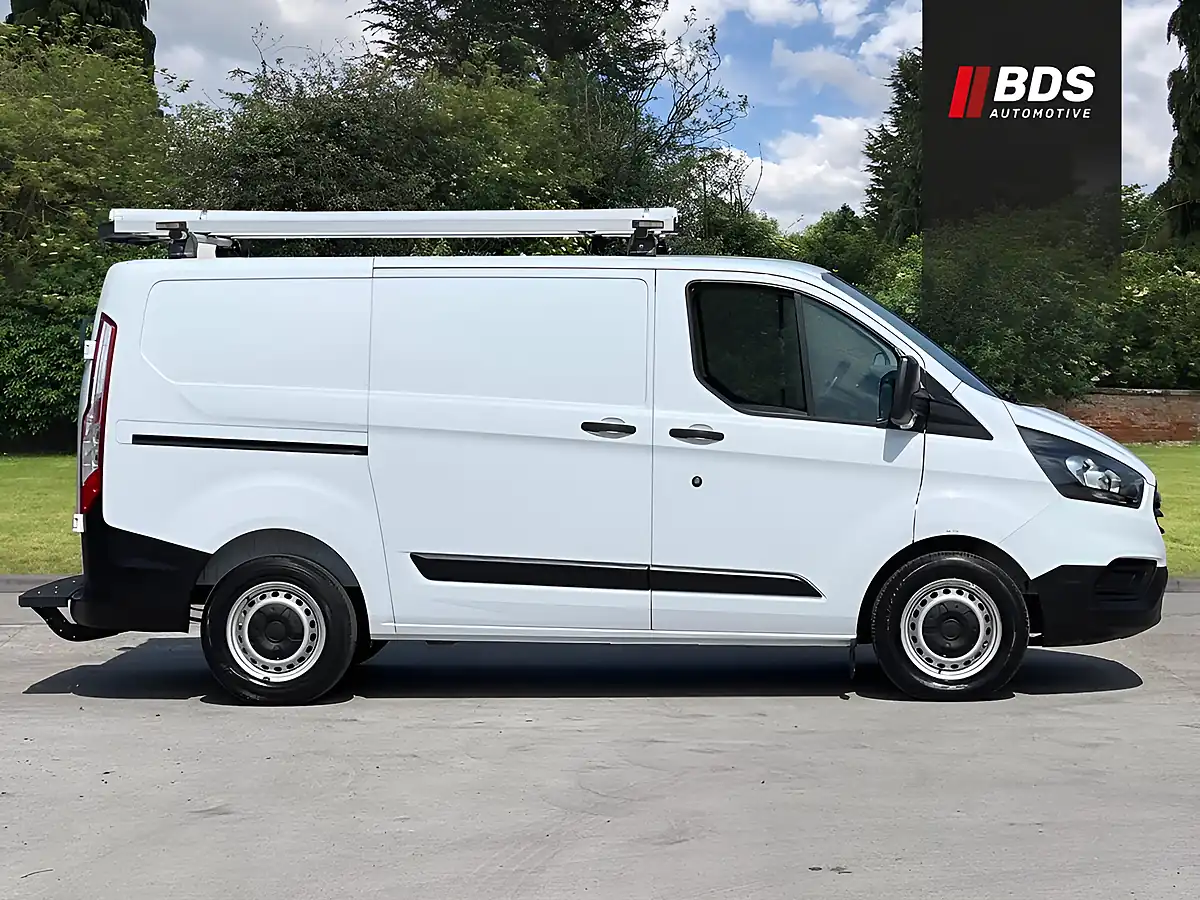 Used 2018 Ford Transit Custom 320 L1 H1 Twin Sliding Side Doors White - Interior and Exterior details 7