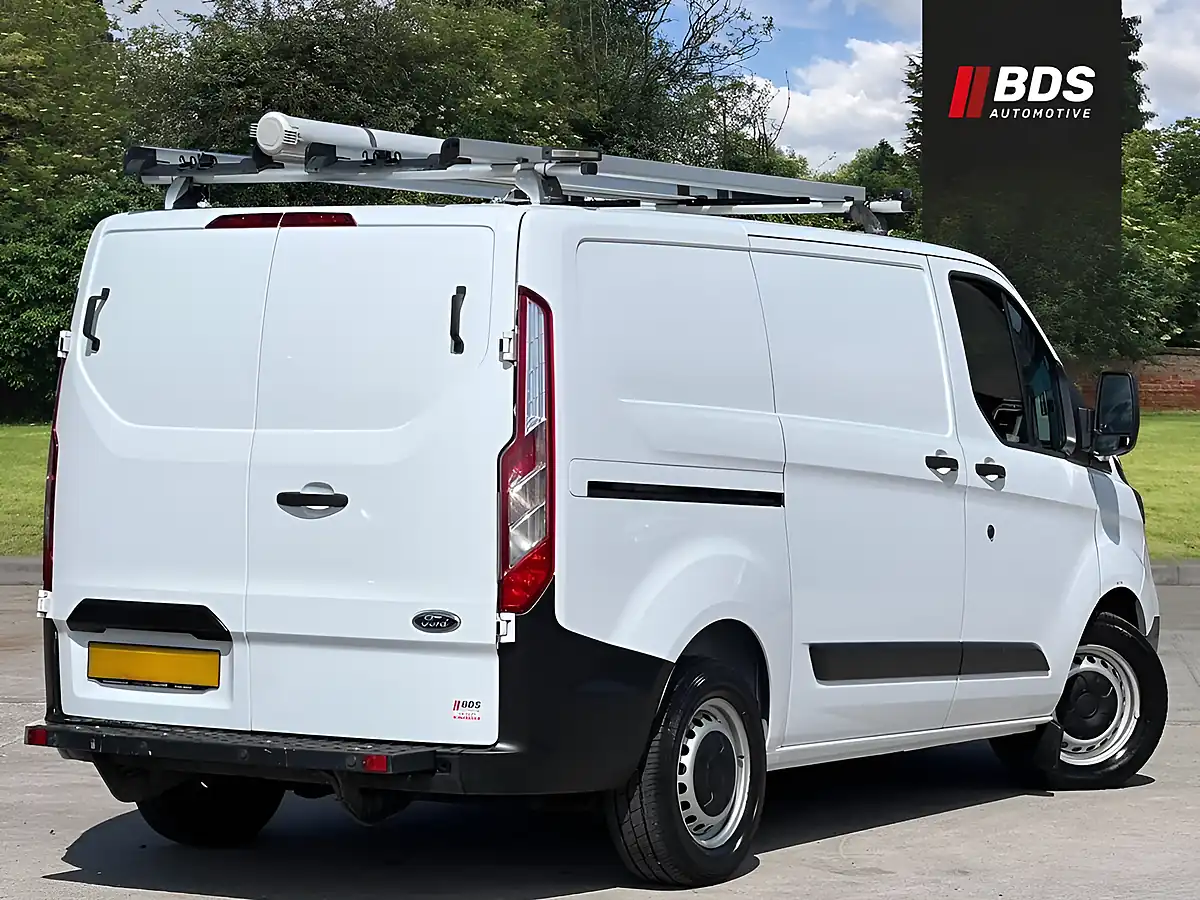 Used 2018 Ford Transit Custom 320 L1 H1 Twin Sliding Side Doors White - Interior and Exterior details 8