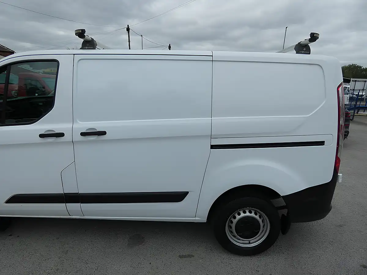 Used 2018 Ford Transit Custom 320 L1H1 Swb White - Interior and Exterior details 13