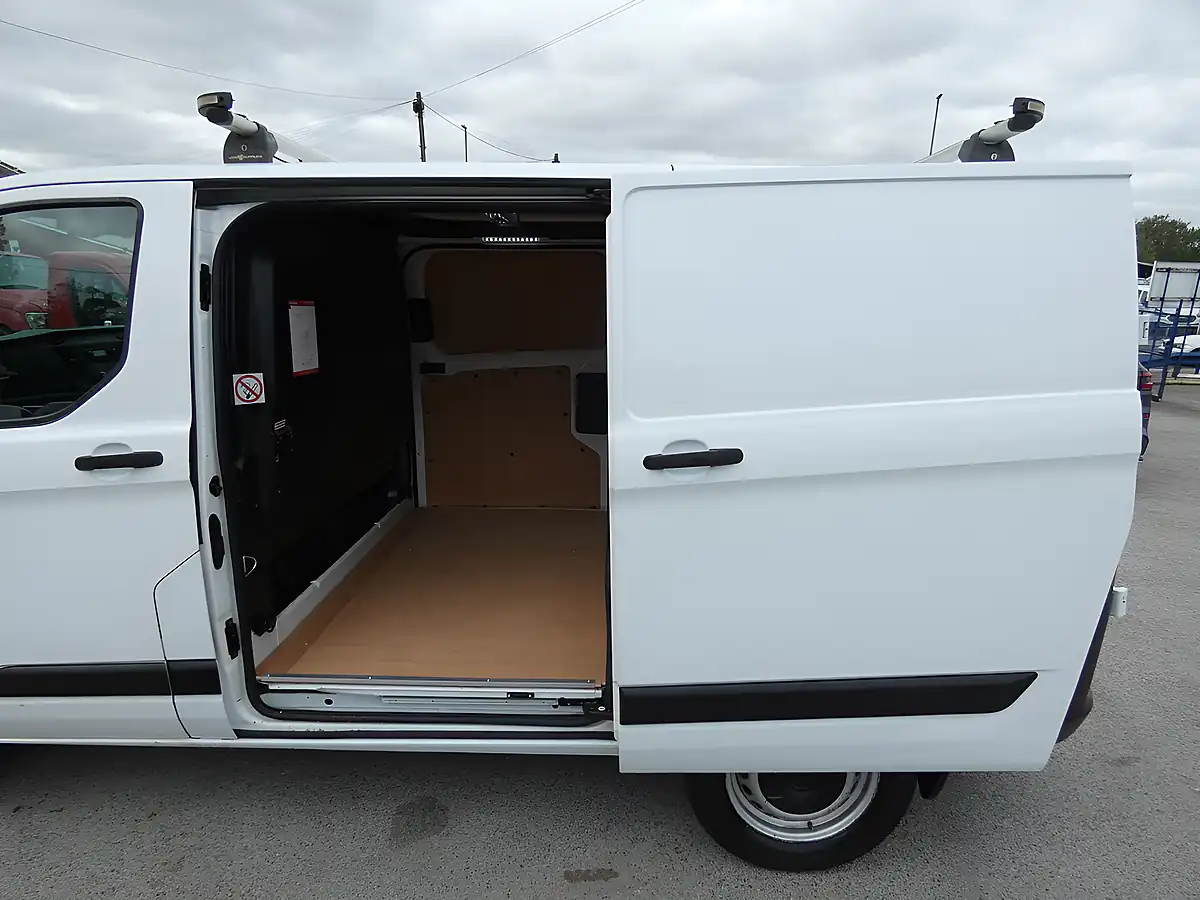 Used 2018 Ford Transit Custom 320 L1H1 Swb White - Interior and Exterior details 20