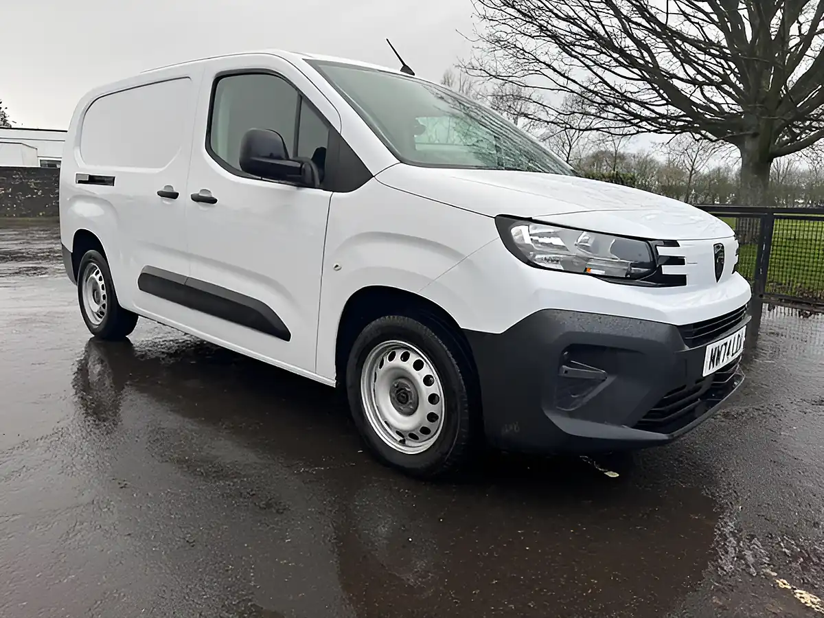 Used 2018 Ford Transit Custom L1 H1 Blue - Interior and Exterior details 6