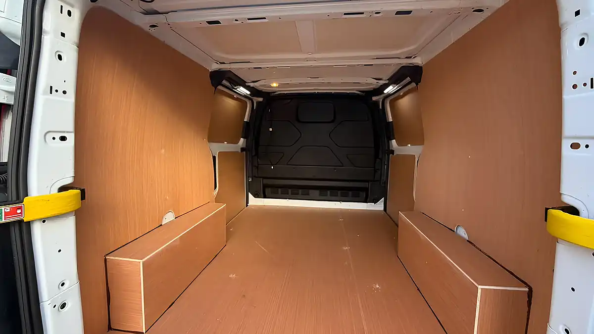 Used 2018 Ford Transit Custom L1 H1 Twin Door White - Interior and Exterior details 10