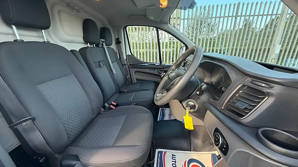 Used 2018 Ford Transit Custom L1 H1 Twin Door White - Interior and Exterior details 16