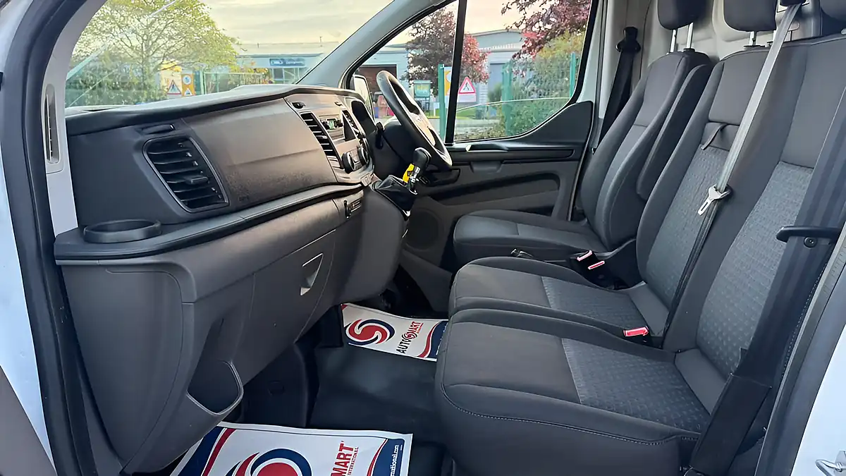 Used 2018 Ford Transit Custom L1 H1 Twin Door White - Interior and Exterior details 18