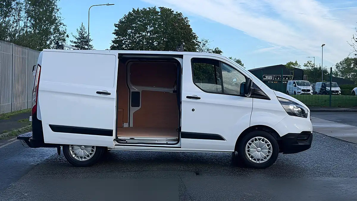 Used 2018 Ford Transit Custom L1 H1 Twin Door White - Interior and Exterior details 2