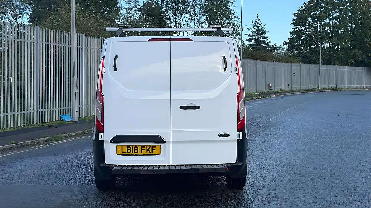 Used 2018 Ford Transit Custom L1 H1 Twin Door White - Interior and Exterior details 9