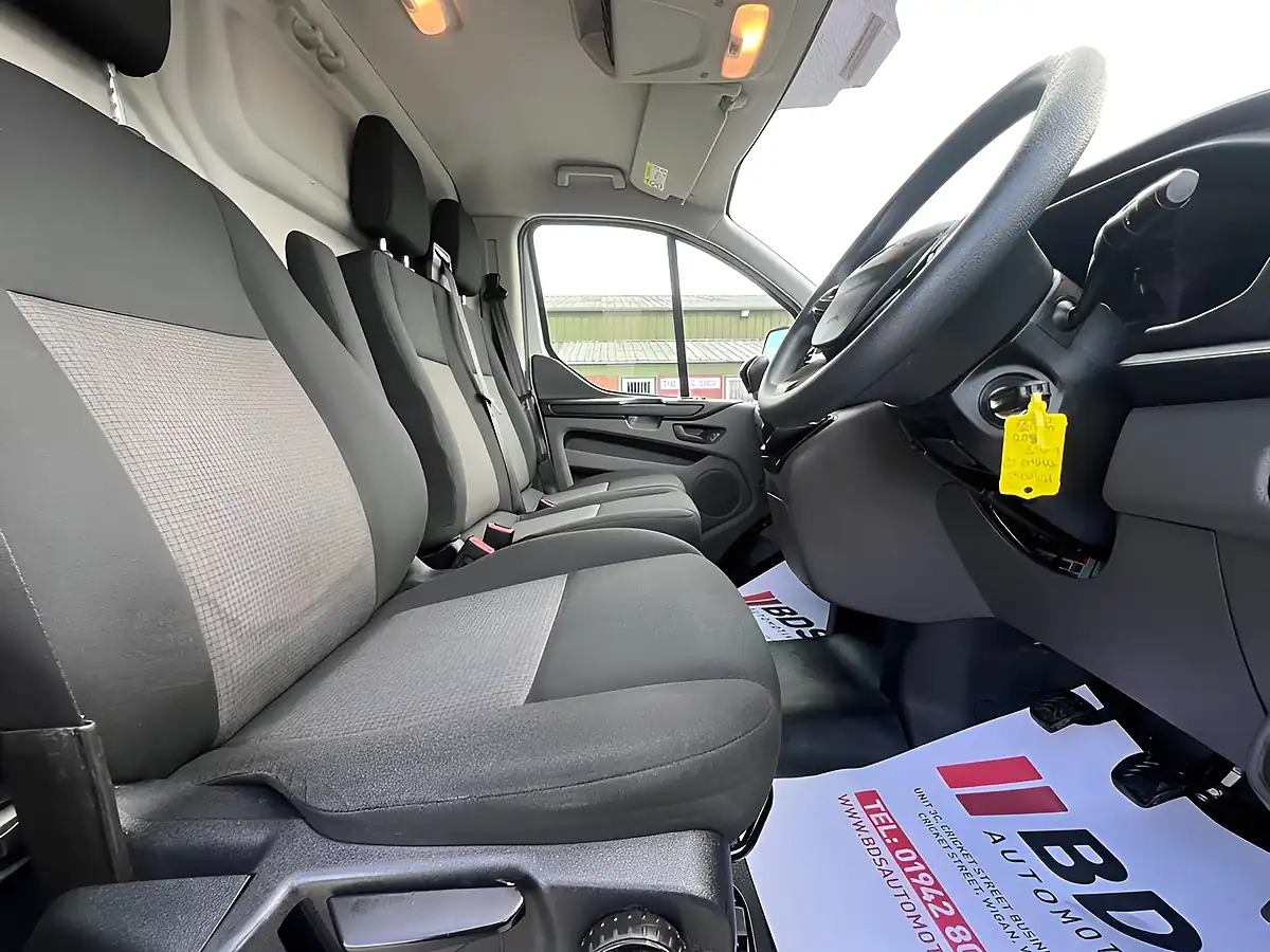 Used 2018 Ford Transit Custom L1 H1 Twin Sliding Door White - Interior and Exterior details 19