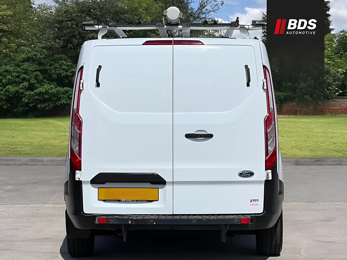 Used 2018 Ford Transit Custom L1 H1 Twin Sliding Door White - Interior and Exterior details 9