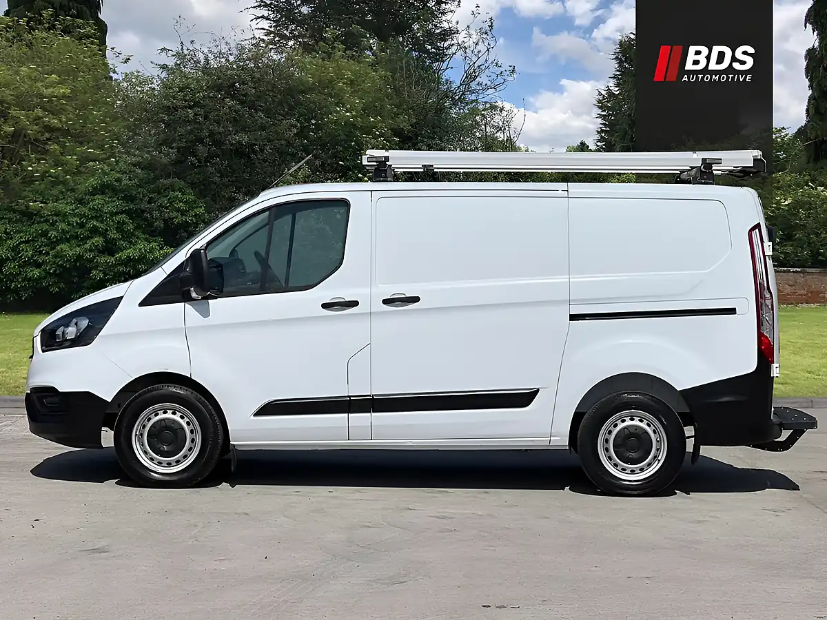 Used 2018 Ford Transit Custom L1 H1 Twin Sliding Side Door White - Interior and Exterior details 11