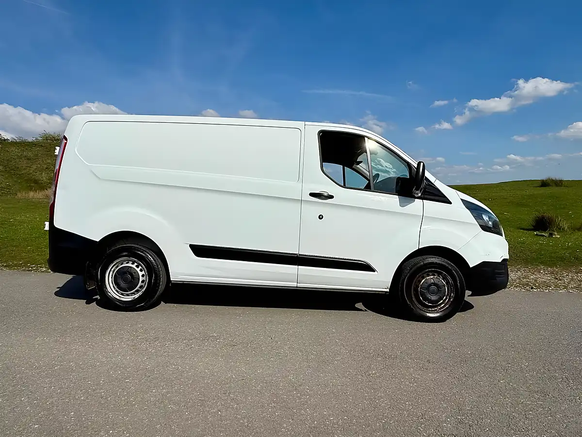 Used 2018 Ford Transit Custom L1 H1 White - Interior and Exterior details 8