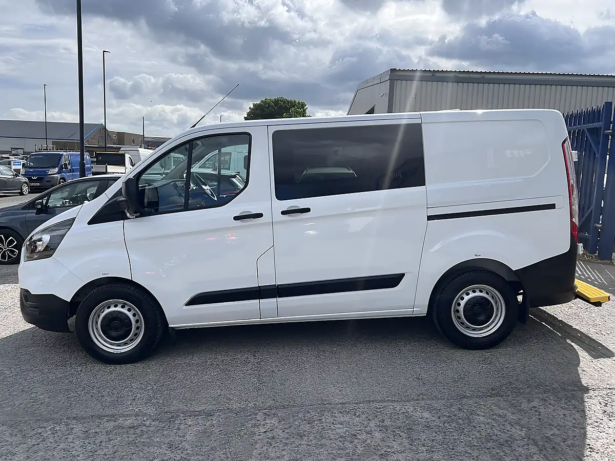 Used 2018 Ford Transit Custom L1H1 Frozen White - Interior and Exterior details 10