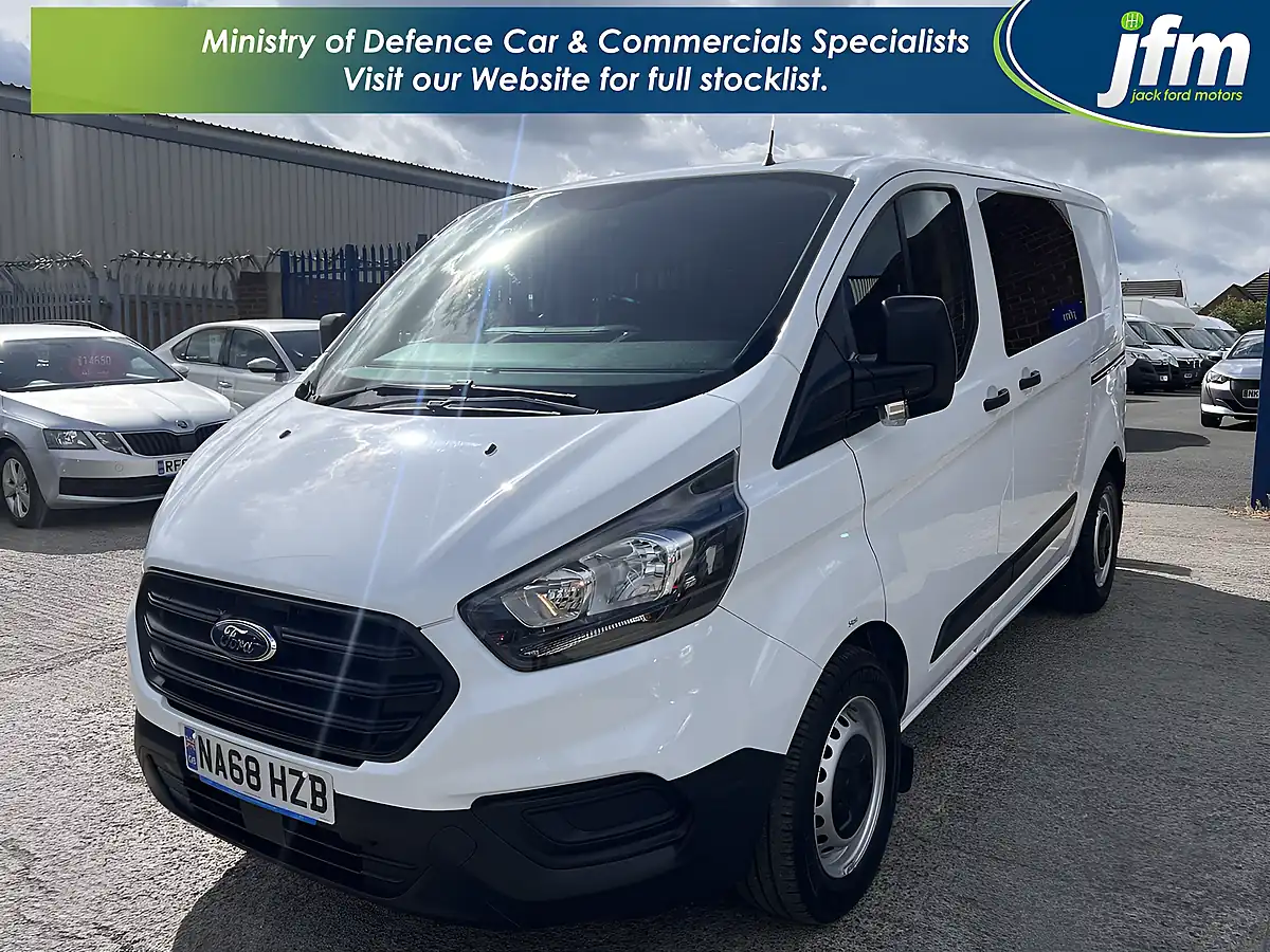 Used 2018 Ford Transit Custom L1H1 Frozen White - Interior and Exterior details 11