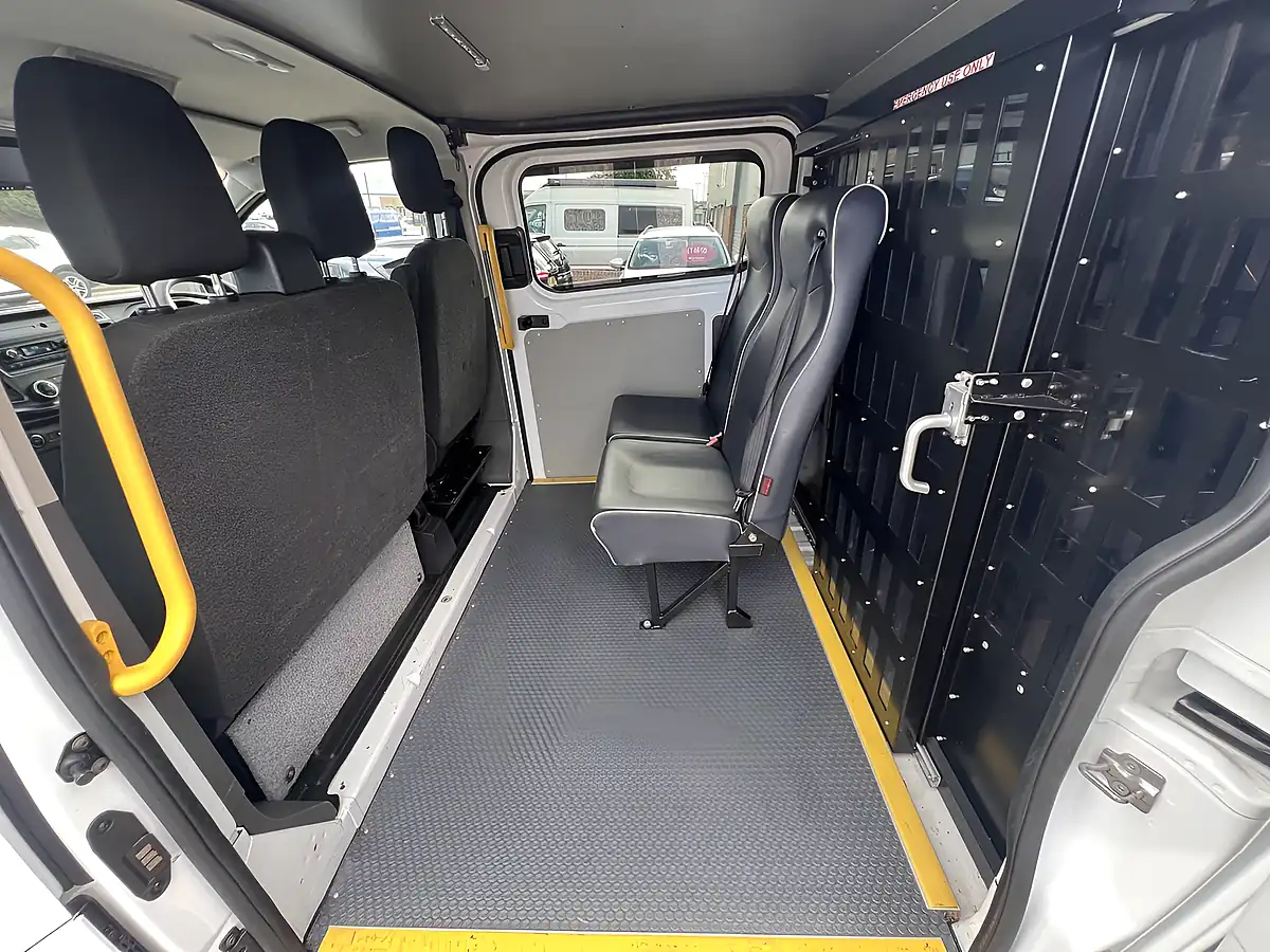 Used 2018 Ford Transit Custom L1H1 Frozen White - Interior and Exterior details 16