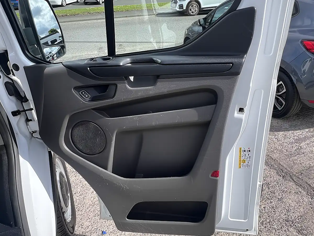 Used 2018 Ford Transit Custom L1H1 Frozen White - Interior and Exterior details 19