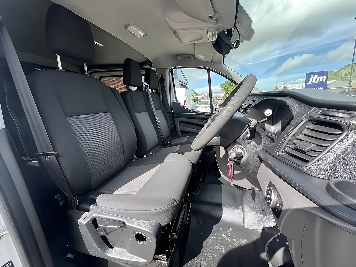 Used 2018 Ford Transit Custom L1H1 Frozen White - Interior and Exterior details 3