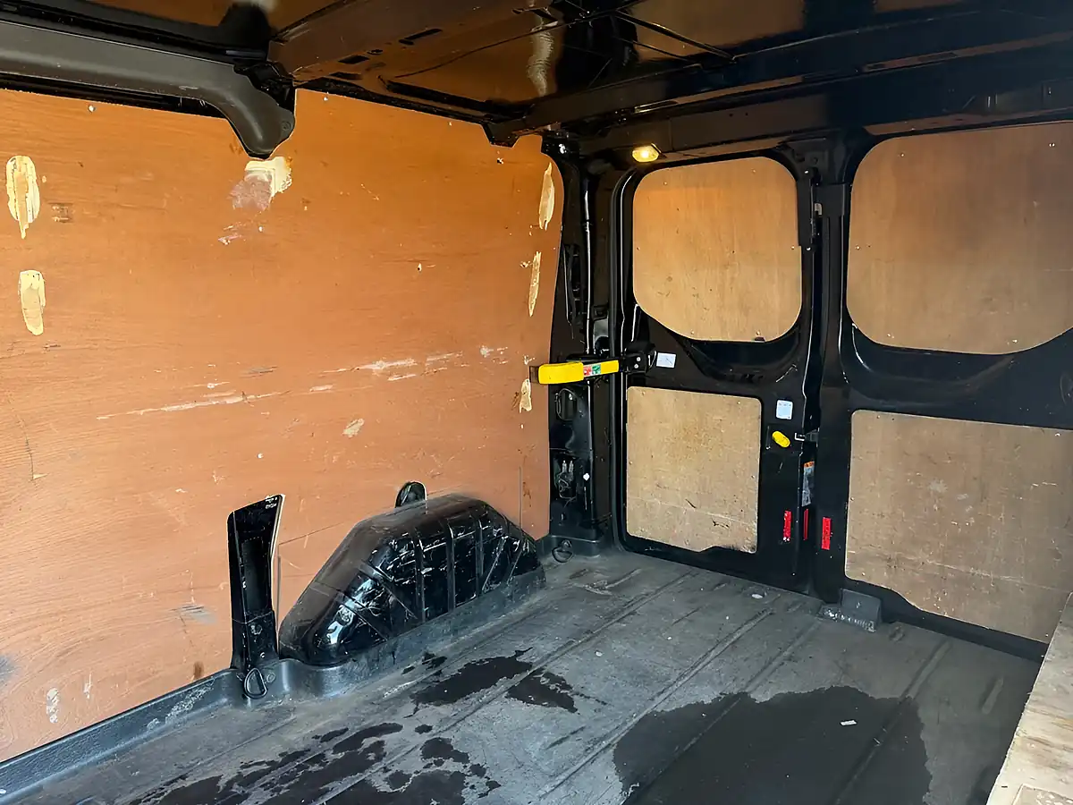 Used 2018 Ford Transit Custom Limited Black - Interior and Exterior details 12