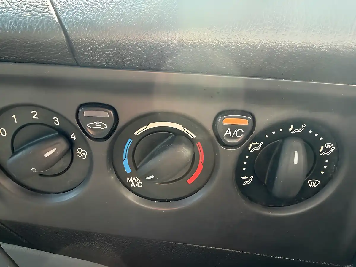 Used 2018 Ford Transit Custom Limited Black - Interior and Exterior details 14