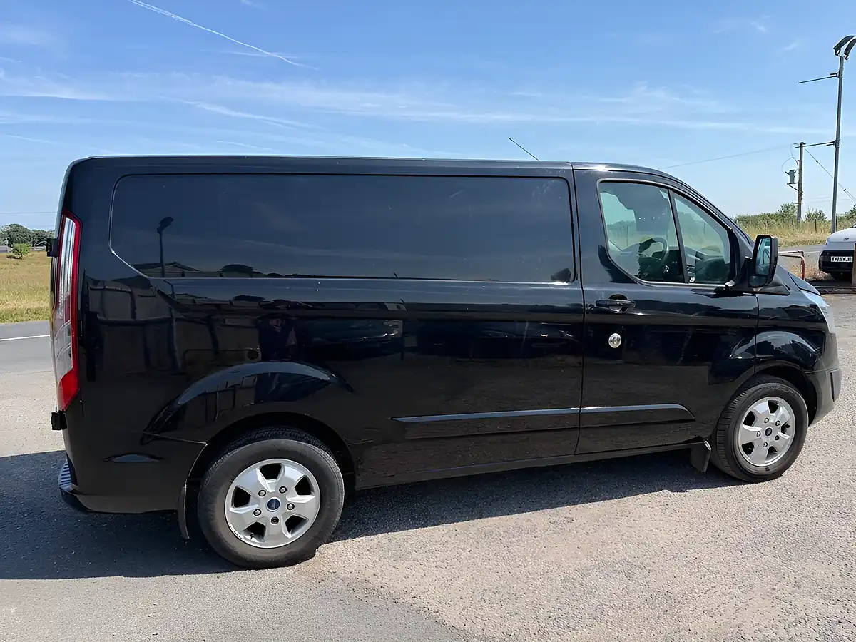 Used 2018 Ford Transit Custom Limited Black - Interior and Exterior details 3