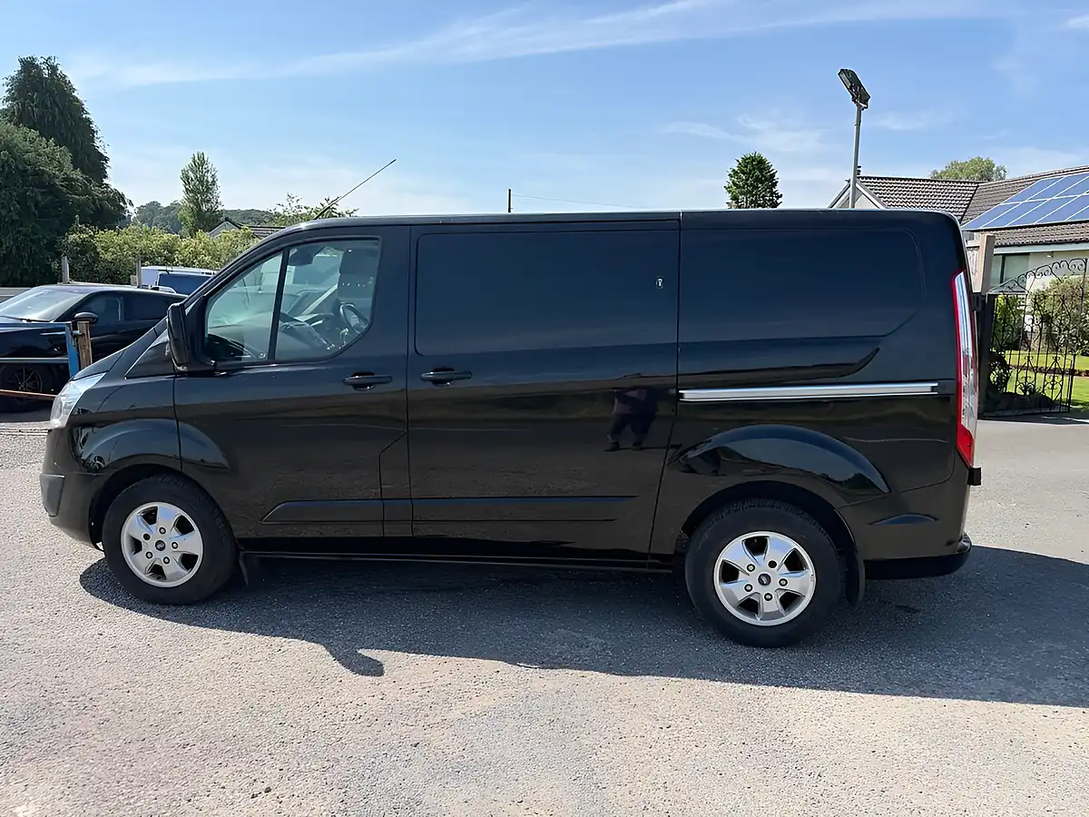 Used 2018 Ford Transit Custom Limited Black - Interior and Exterior details 7