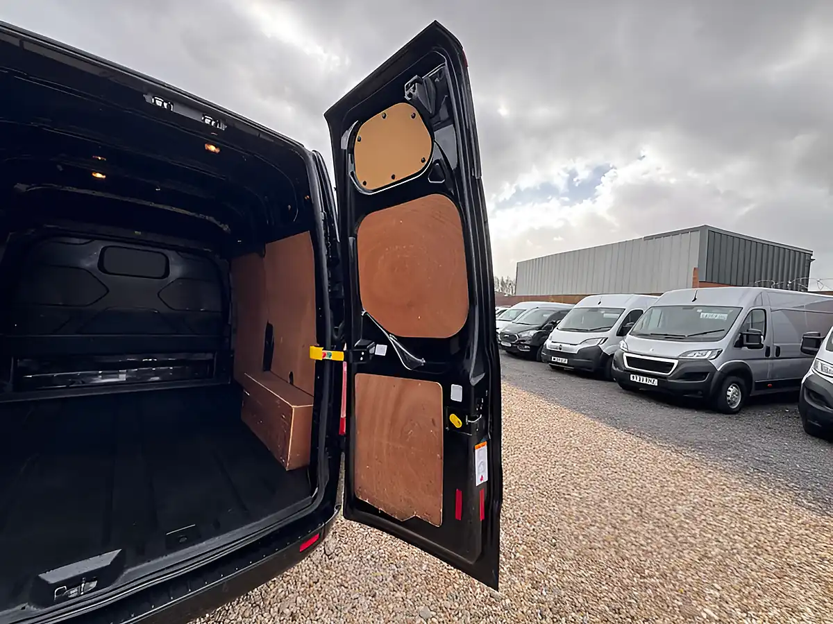 Used 2018 Ford Transit Custom Limited Black - Interior and Exterior details 7