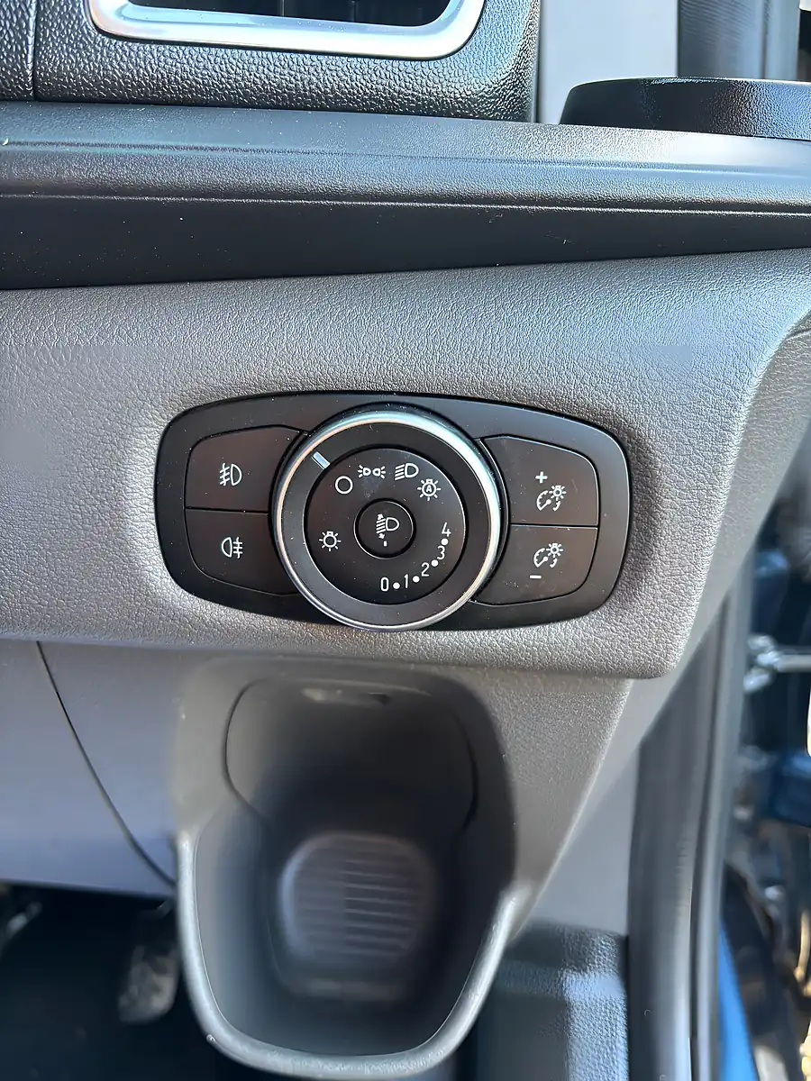 Used 2018 Ford Transit Custom Limited Blue - Interior and Exterior details 12