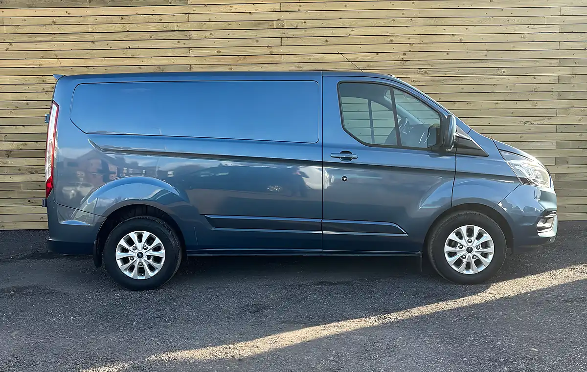 Used 2018 Ford Transit Custom Limited Blue - Interior and Exterior details 2