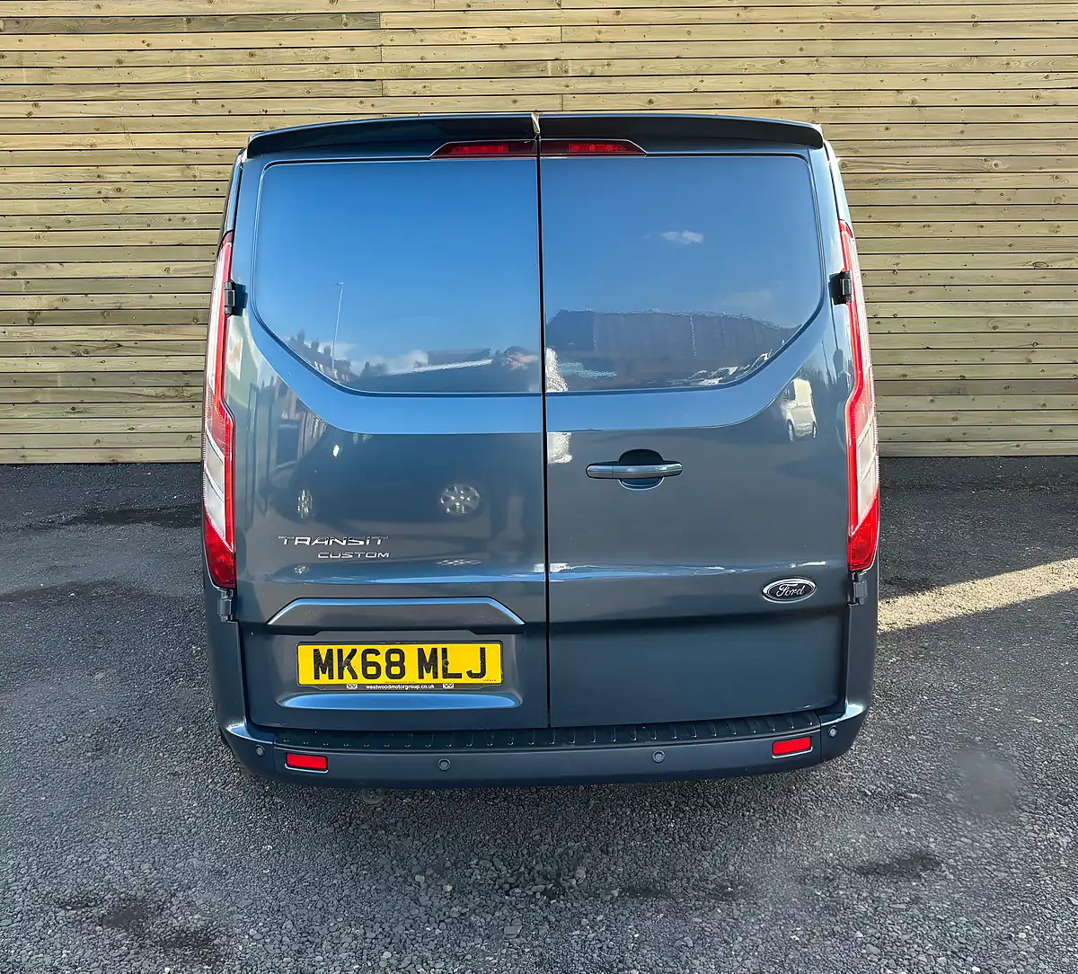 Used 2018 Ford Transit Custom Limited Blue - Interior and Exterior details 4
