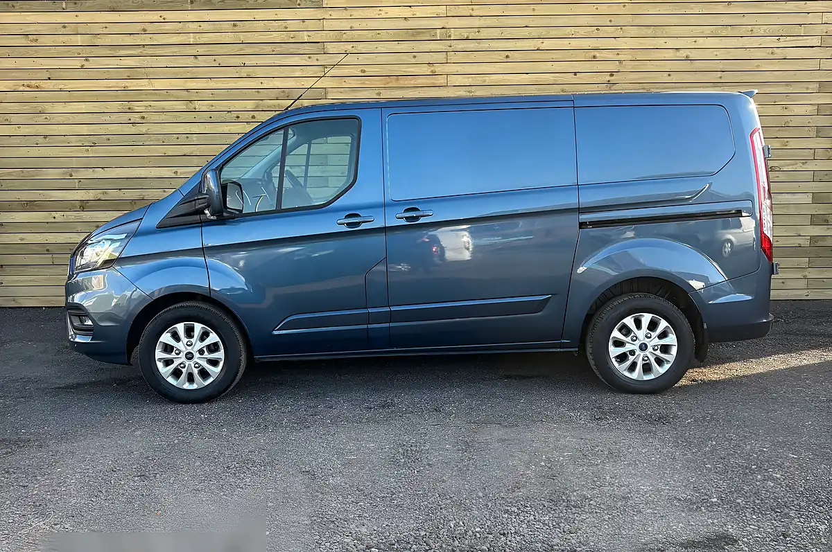 Used 2018 Ford Transit Custom Limited Blue - Interior and Exterior details 6