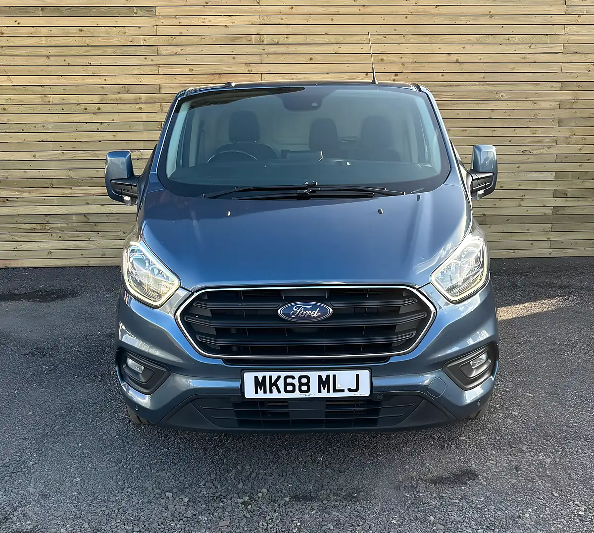 Used 2018 Ford Transit Custom Limited Blue - Interior and Exterior details 8