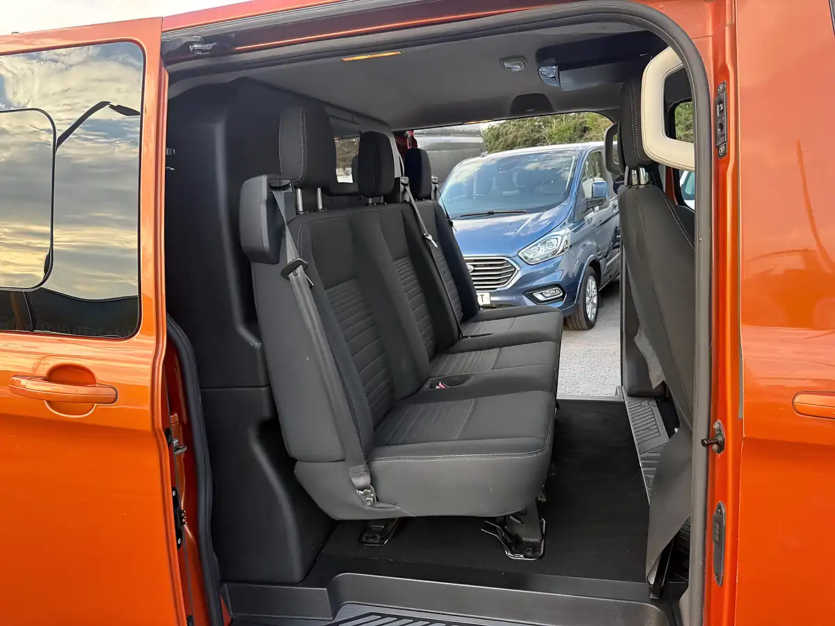 Used 2018 Ford Transit Custom Limited Crew Van Orange - Interior and Exterior details 11