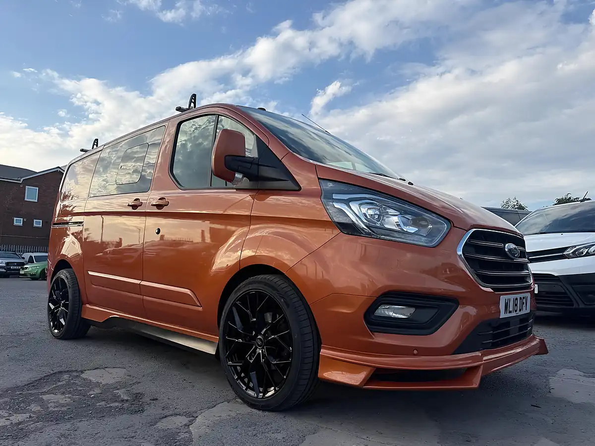 Used 2018 Ford Transit Custom Limited Crew Van Orange - Interior and Exterior details 14