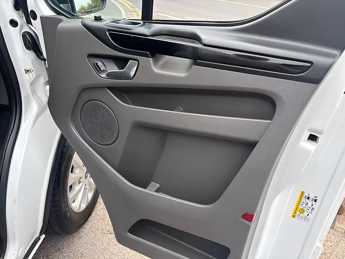 Used 2018 Ford Transit Custom Limited L1 H1 White - Interior and Exterior details 11