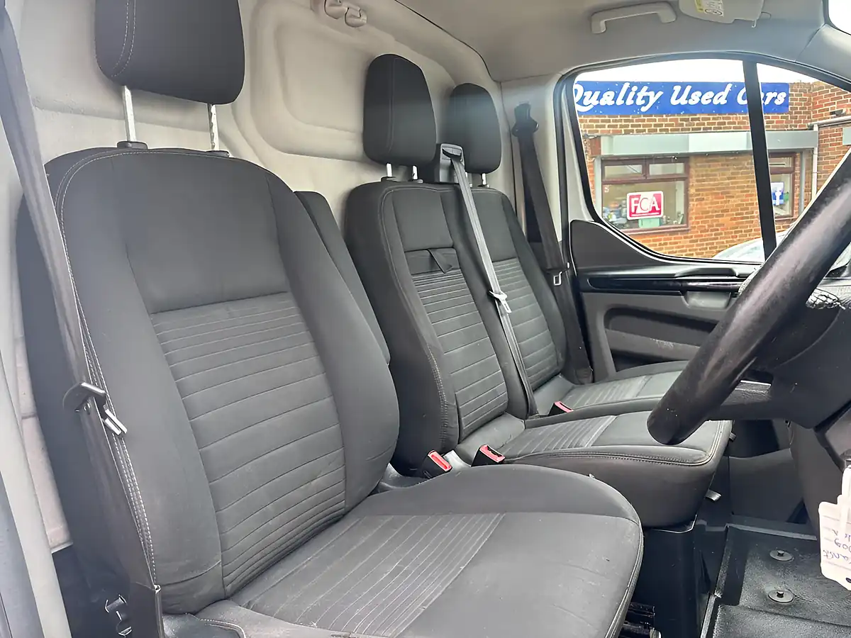 Used 2018 Ford Transit Custom Limited L1 H1 White - Interior and Exterior details 13