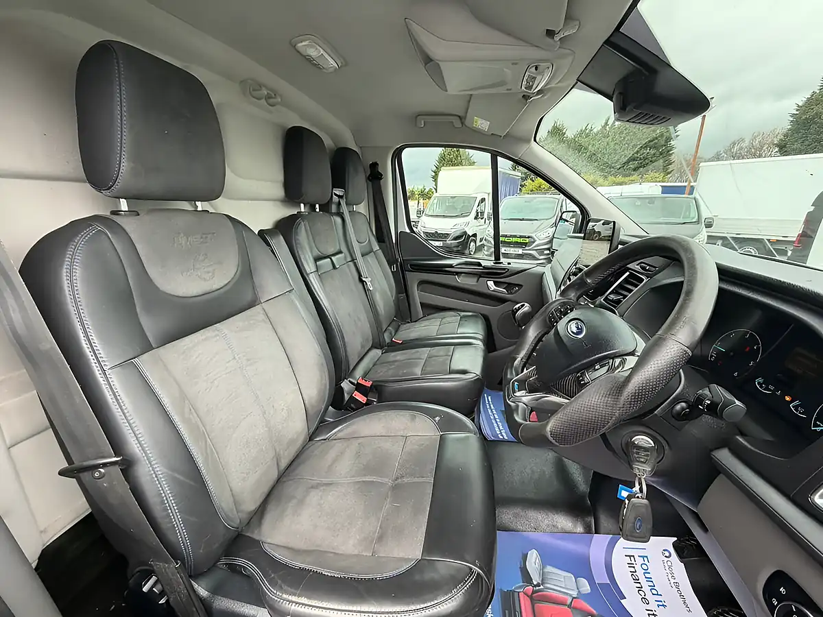 Used 2018 Ford Transit Custom Limited Msrt Silver - Interior and Exterior details 14