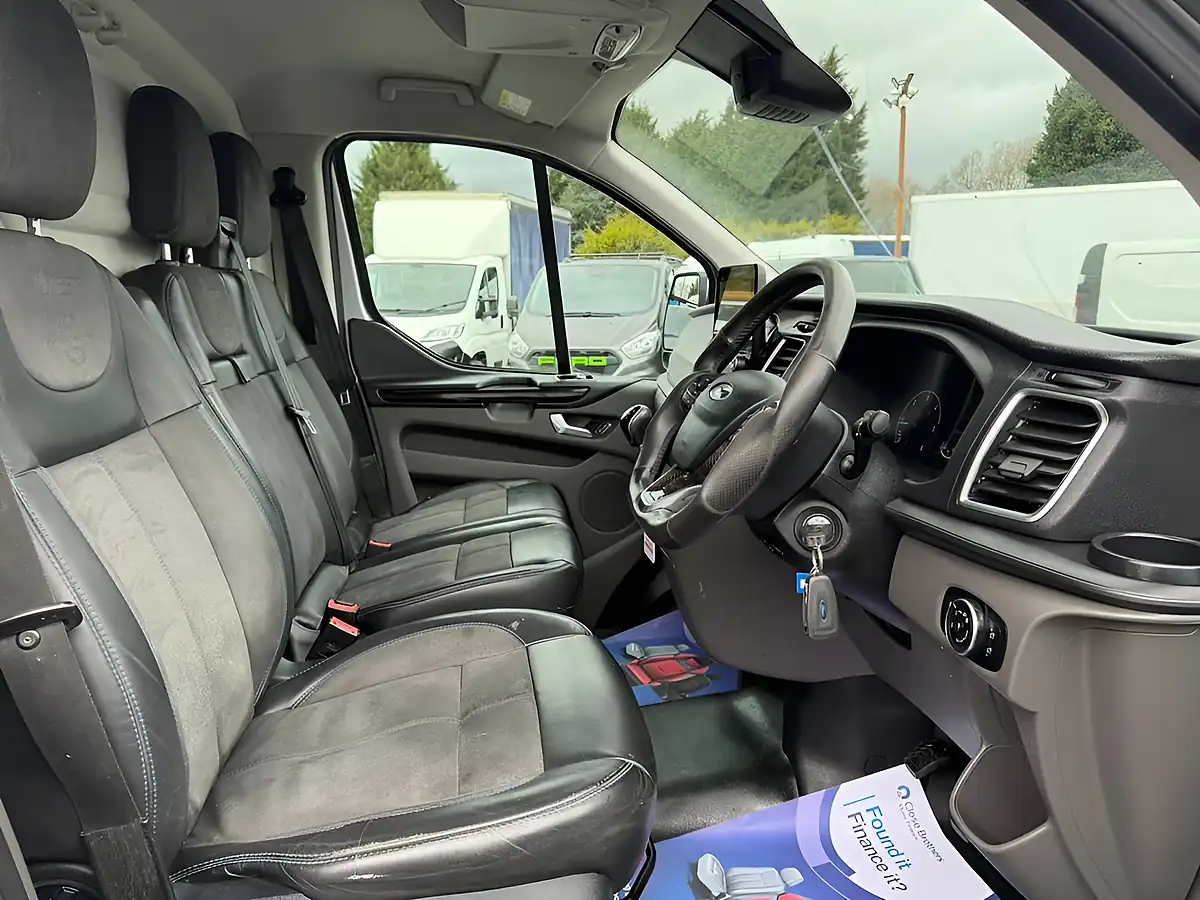 Used 2018 Ford Transit Custom Limited Msrt Silver - Interior and Exterior details 15
