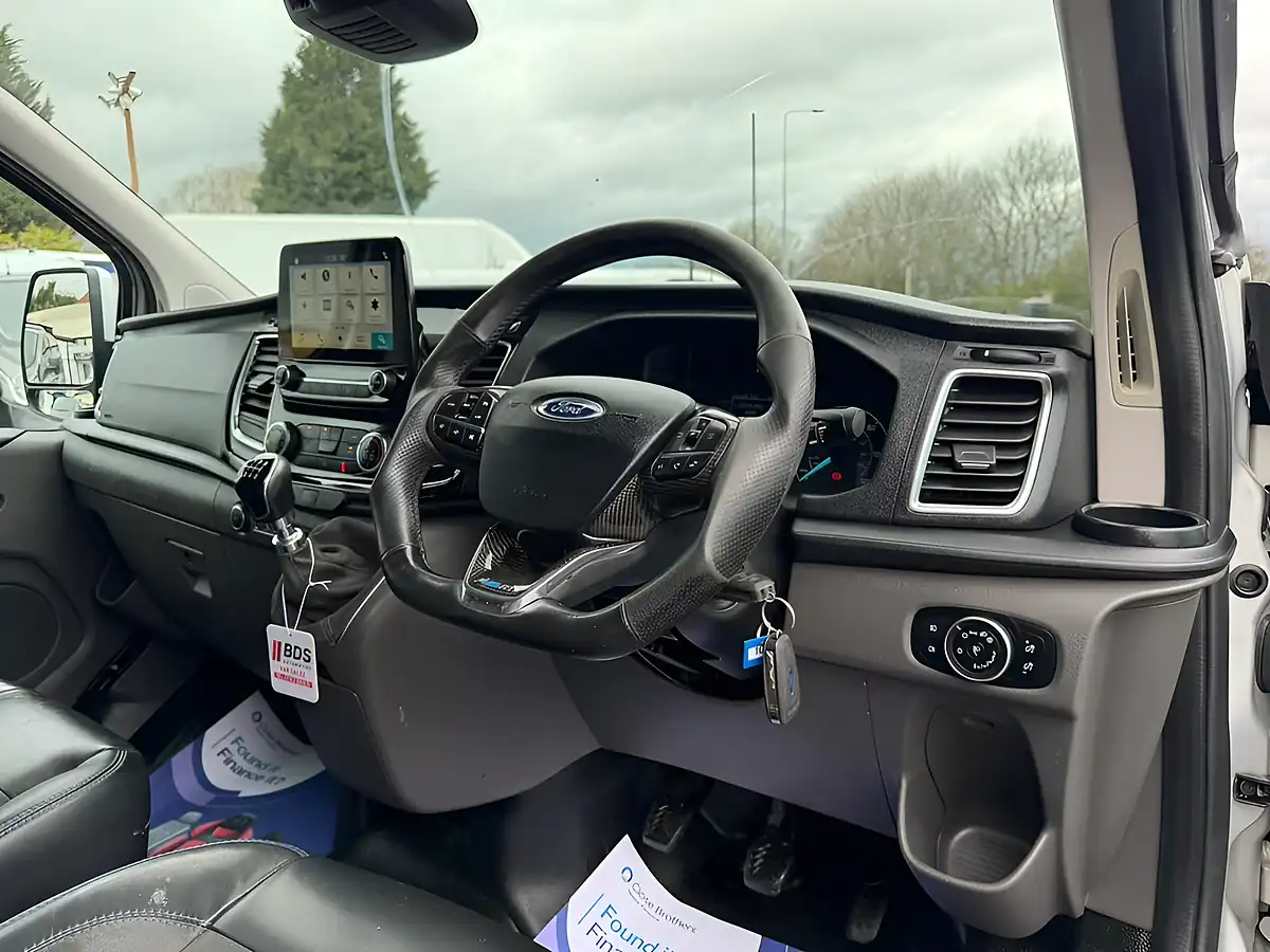 Used 2018 Ford Transit Custom Limited Msrt Silver - Interior and Exterior details 17