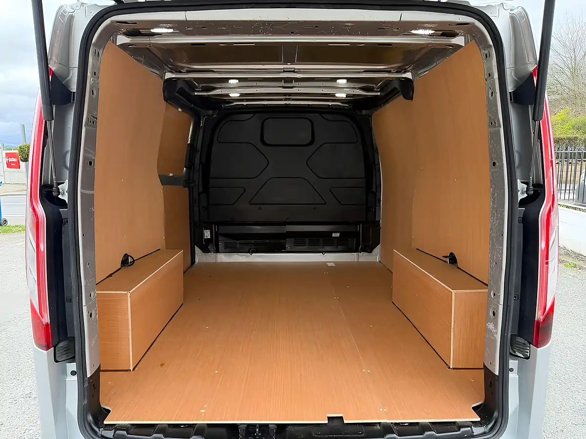 Used 2018 Ford Transit Custom Limited Msrt Silver - Interior and Exterior details 8