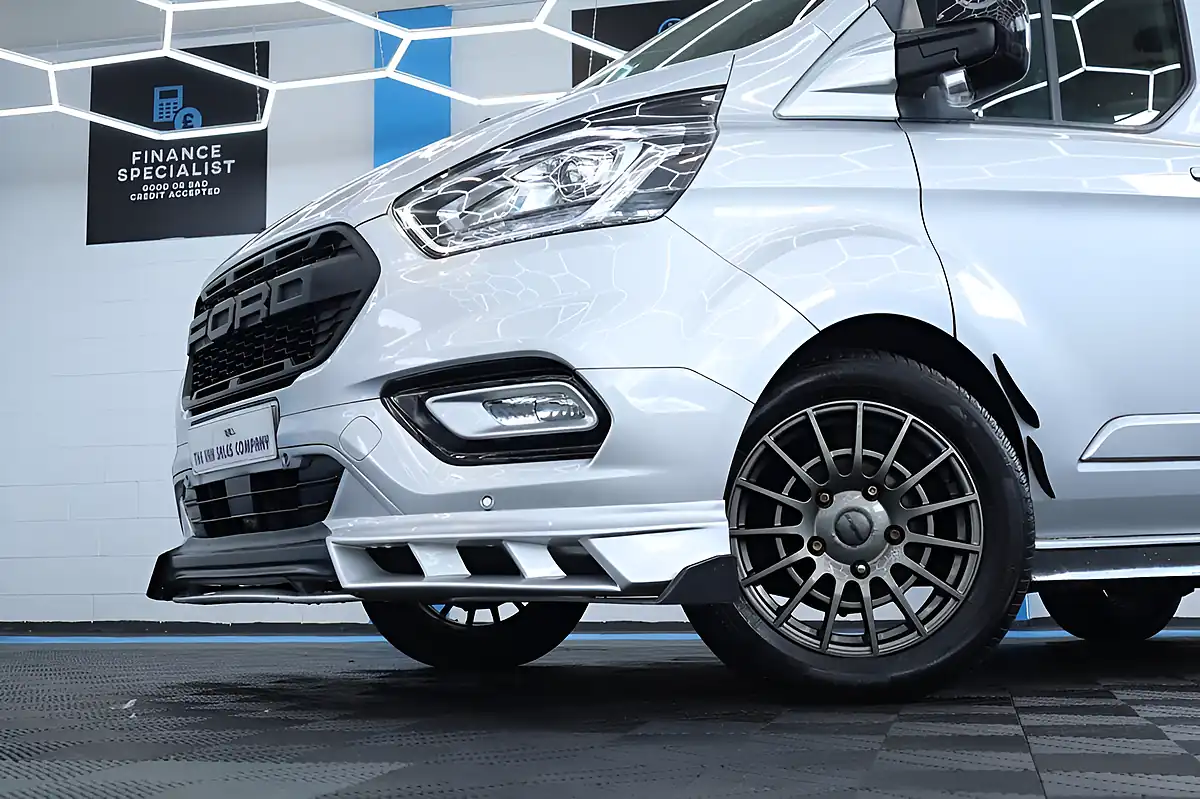 Used 2018 Ford Transit Custom Limited Silver - Interior and Exterior details 7