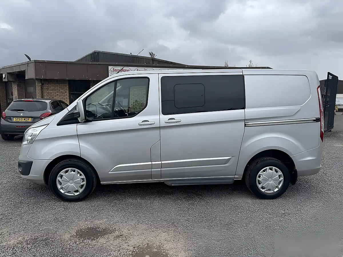 Used 2018 Ford Transit Custom Limited Silver - Interior and Exterior details 9