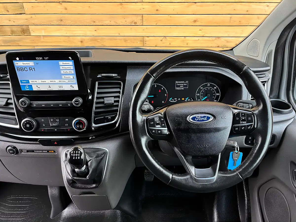 Used 2018 Ford Transit Custom Limited Silver - Interior and Exterior details 17