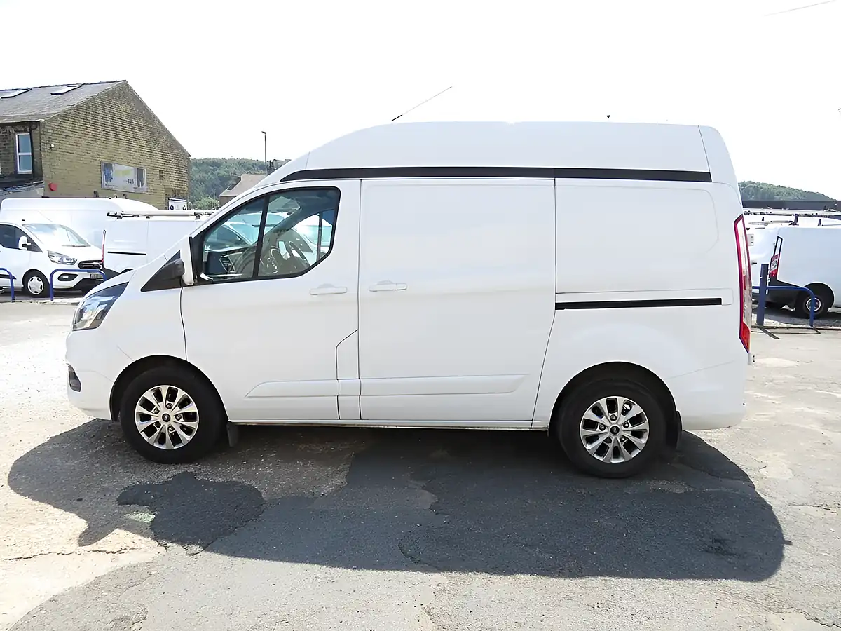 Used 2018 Ford Transit Custom Limited White - Interior and Exterior details 10